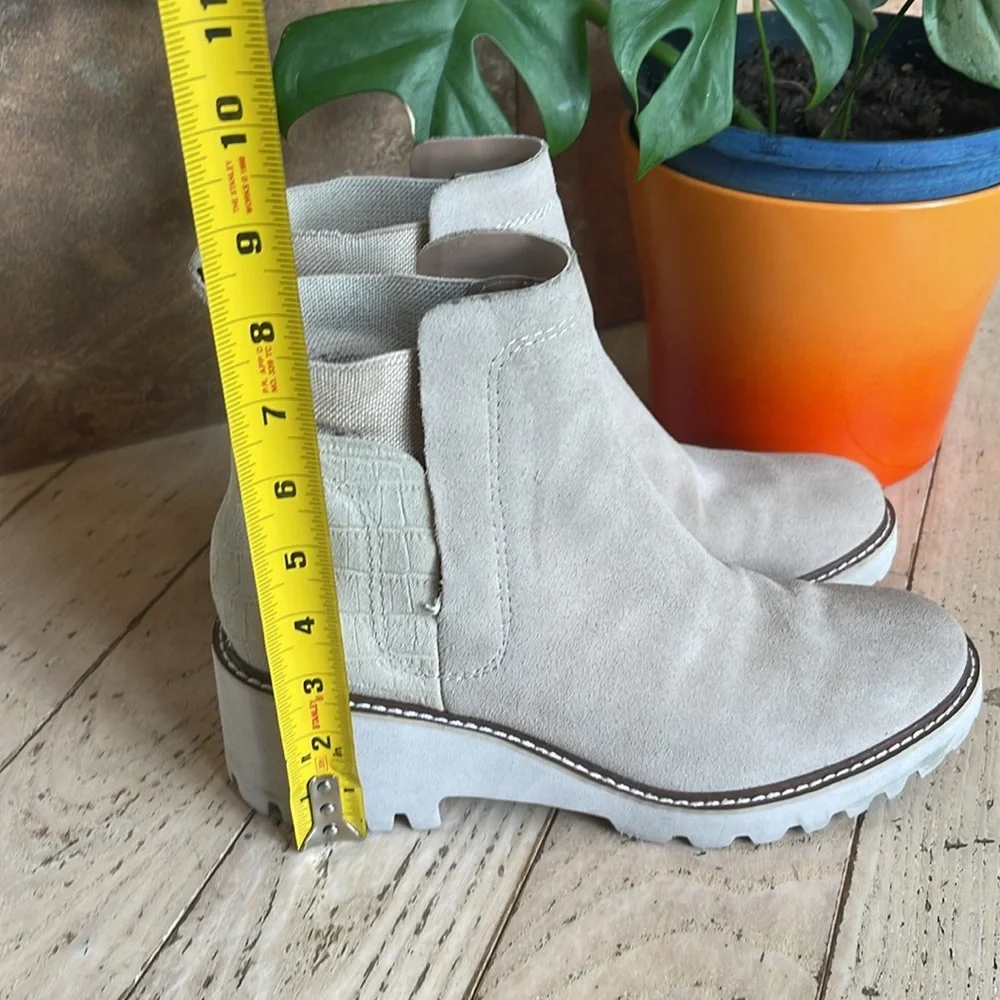 Dolce Vita Boots Womens 8.5 Huey H2O Chelsea Cream Pull On Ankle Top Block Heels - Picture 11 of 12